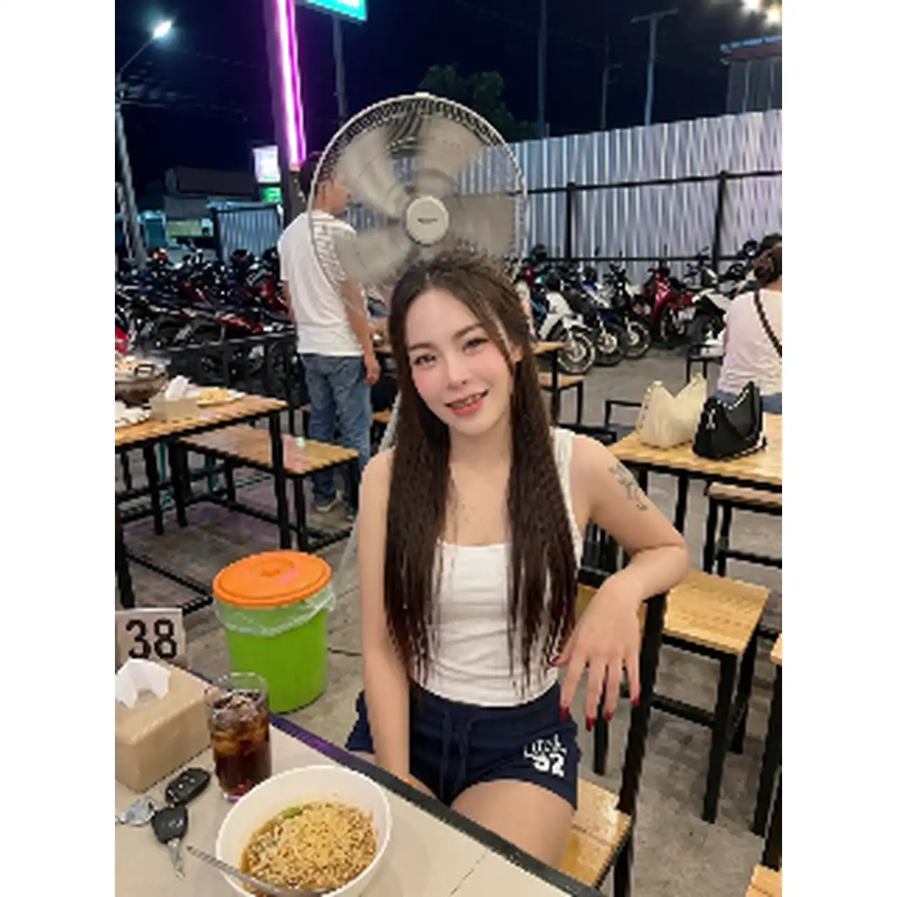  น้อง เนต้า ตัวจริงขาวสวย รับงาน นนทบุรี - ไซด์ไลน์ตรงปก Fanschao